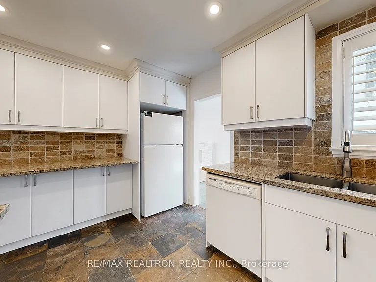 24 Fenelon Dr — Photo 20