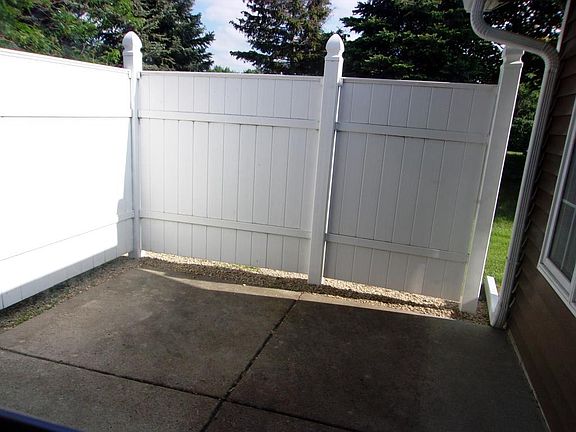 4th image of 6253 Creekview Ln N