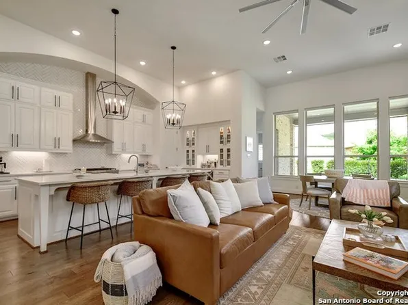 7019 CANTERA MANOR BLVD, San Antonio, TX 78255