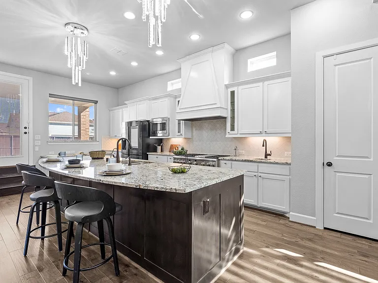 2812 Orchid St — Photo 13