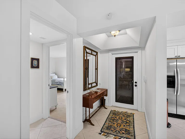 611 Brackenwood Cv — Photo 4