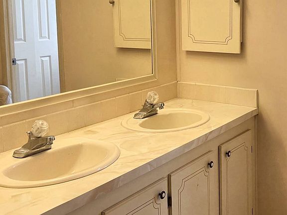 20th image of 5718 Seven Oaks Dr #83