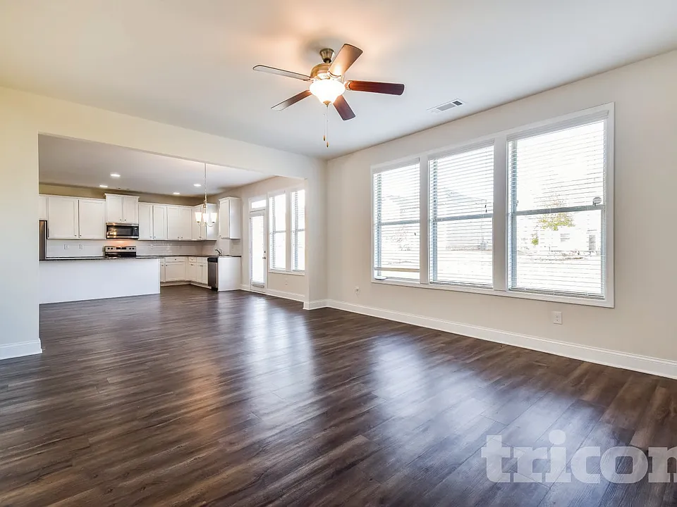 4392 Bella View Dr