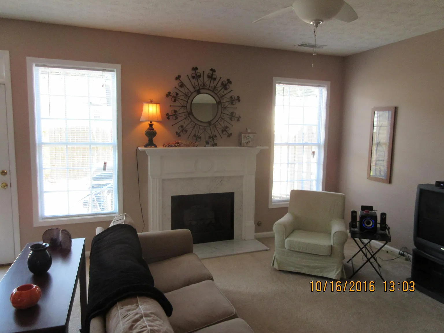 3 bed, 2.5 bath, 1841 sqft, $1,900 — Photo 3