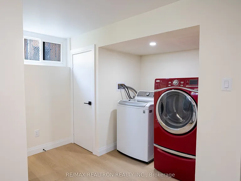 322 Shanty Bay Rd #BASEMENT — Photo 10