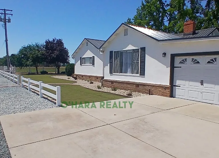 10133 Davis Rd — Photo 3