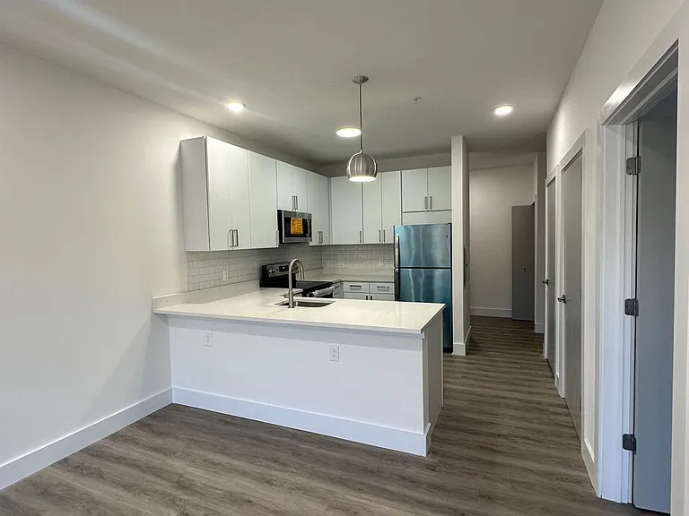 1127 Stuyvesant Ave #203 — Photo 4