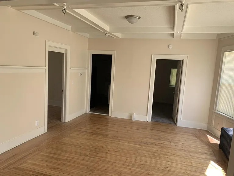 1600 Irving Ave N #2 — Photo 4