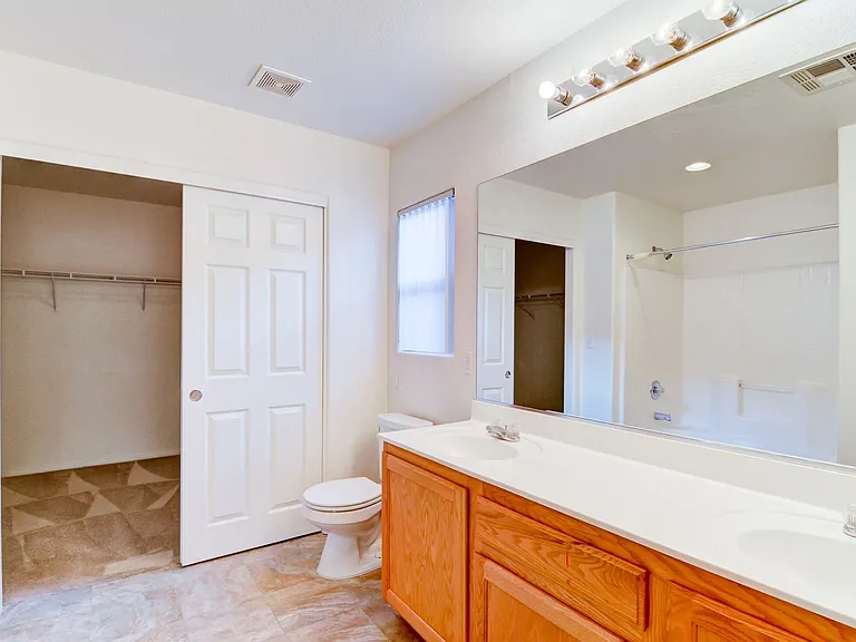 4125 Kemble Ct — Photo 3