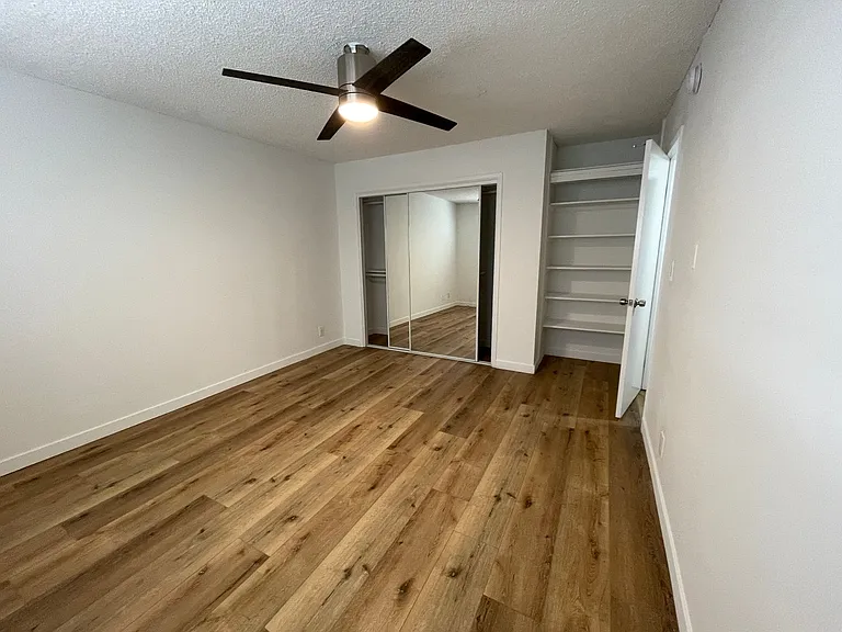 20353 Saticoy St — Photo 27