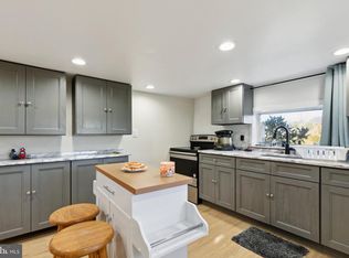 9761 Trexler Rd, Breinigsville, PA 18031