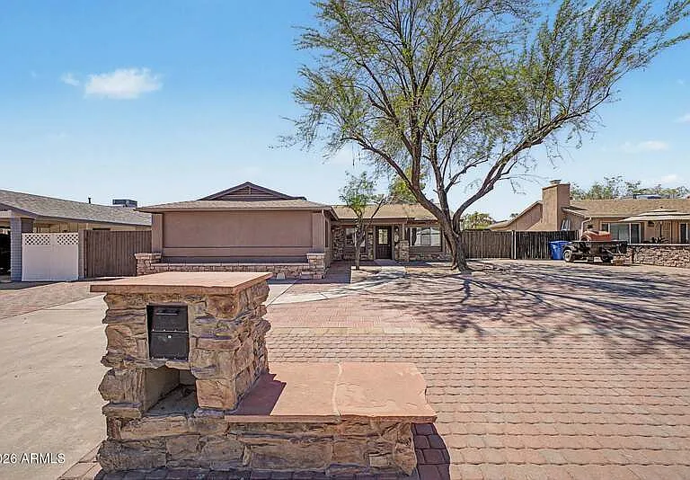 2601 E Dahlia Dr — Photo 5