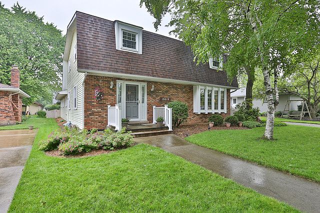 2nd image of 18019 Maple St