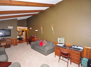 4470 S Delphine Dr, New Berlin, WI 53151