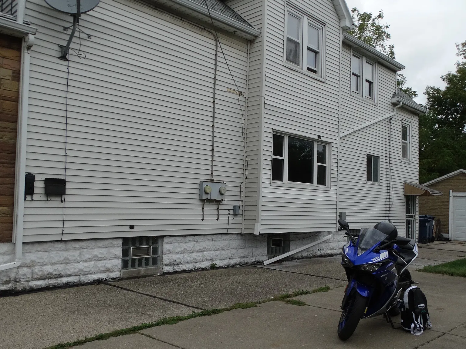 2 bed, 1900 sqft, $1,300 — Photo 4