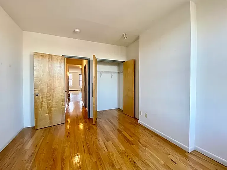 221 Van Brunt St #3A — Photo 5