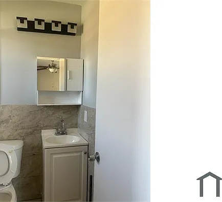 3 bed, 1000 sqft, $3,100 — Photo 4