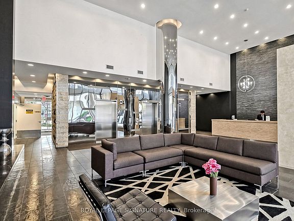 3rd image of 55 E Liberty St #Penthouse 06