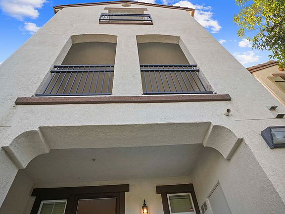 2nd image of 2155 Caminito Leonzio Unit 16