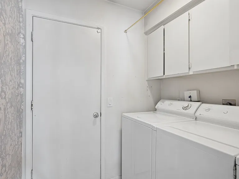 2319 E Loma Vista Dr — Photo 27