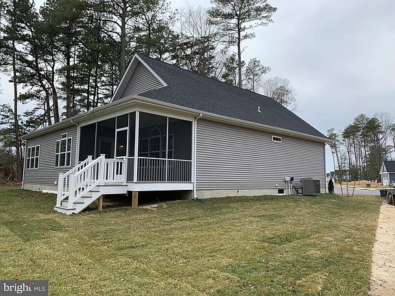 2nd image of 20796 Woodlake Cir