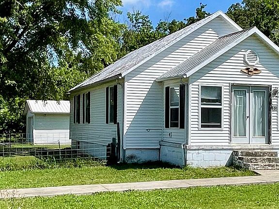 2nd image of 331 E Missouri Ave