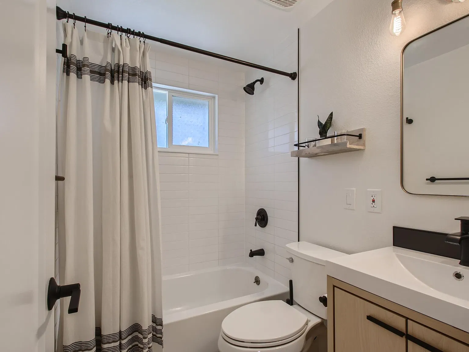4672 Everett Ct — Photo 4