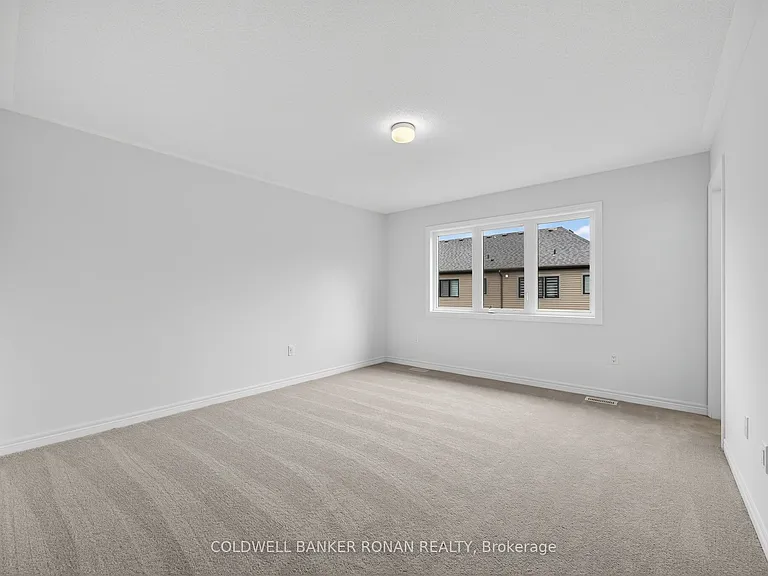 29 Milady Cres — Photo 22