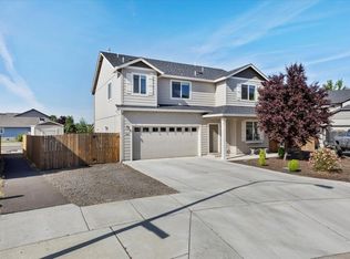 1802 Ingram Ln, Medford, OR 97501