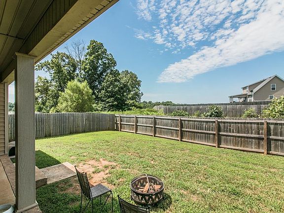 3rd image of 1072 Castlerock Dr