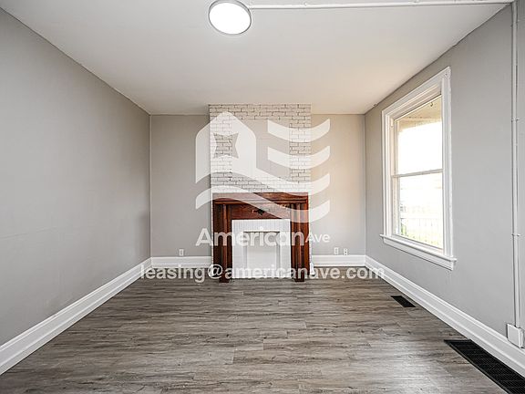 677641_002_dining_room_3.jpg