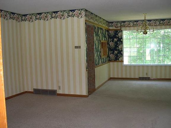 2nd image of 562 Welsh Ln