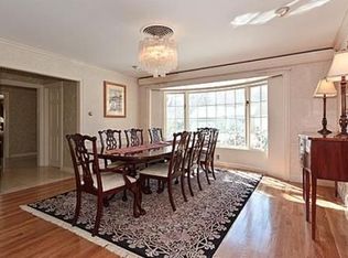 2 Edgewater Pl, Winchester, MA 01890