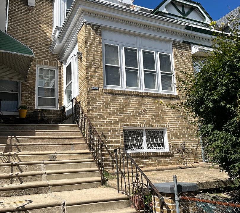 1st image of 5455 W Montgomery Ave