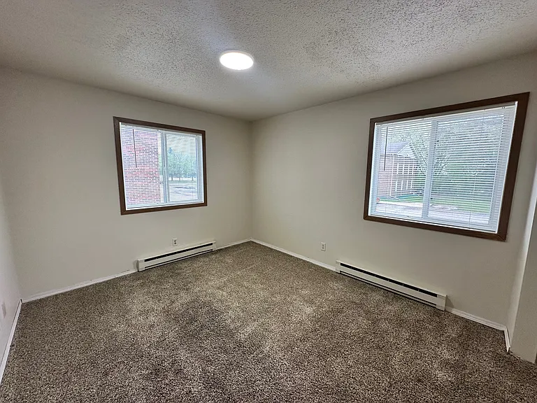 24th St. Apartments — Photo 30