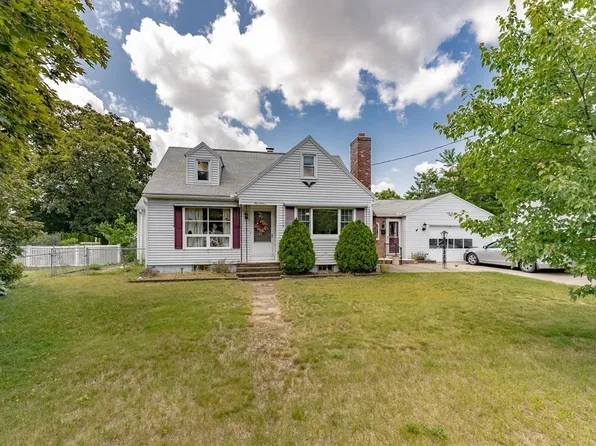 112 Chateaugay St, Chicopee, MA 01020