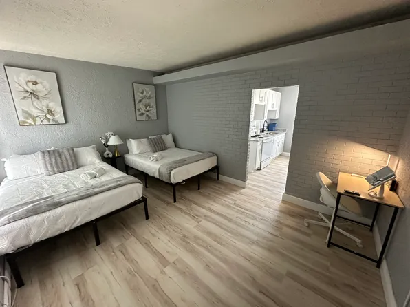 8102 N Newport Ave, Tampa, FL