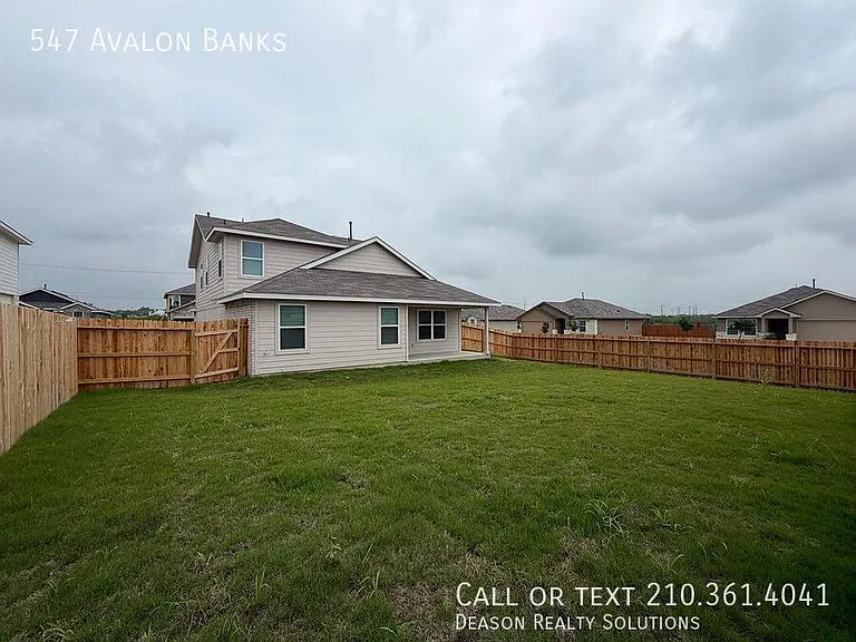 547 Avalon Banks — Photo 32