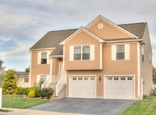 28 Tyler Dr, Ephrata, PA 17522