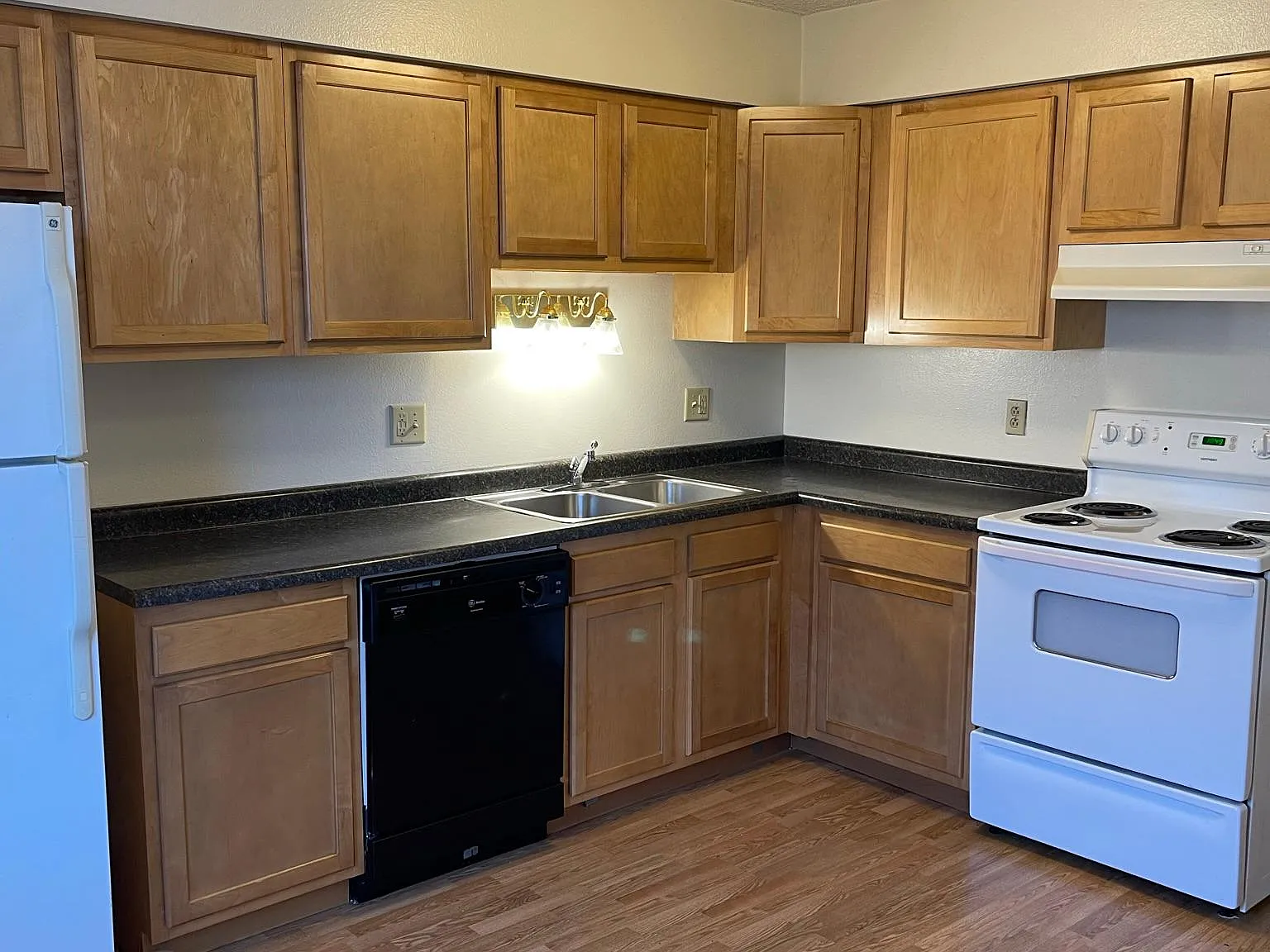 2 bed, $1,290 — Photo 2