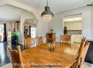 3440 Meadow View Dr, Redding, CA 96002