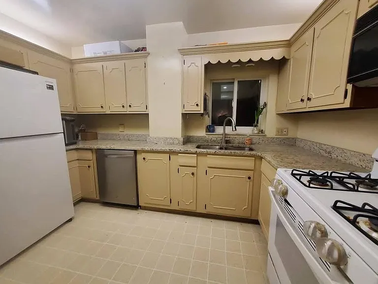 5730 Melvin St — Photo 1