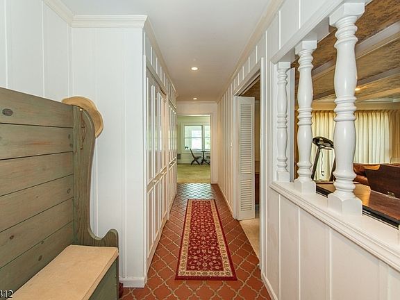 4th image of 174 Pines Lake Dr E