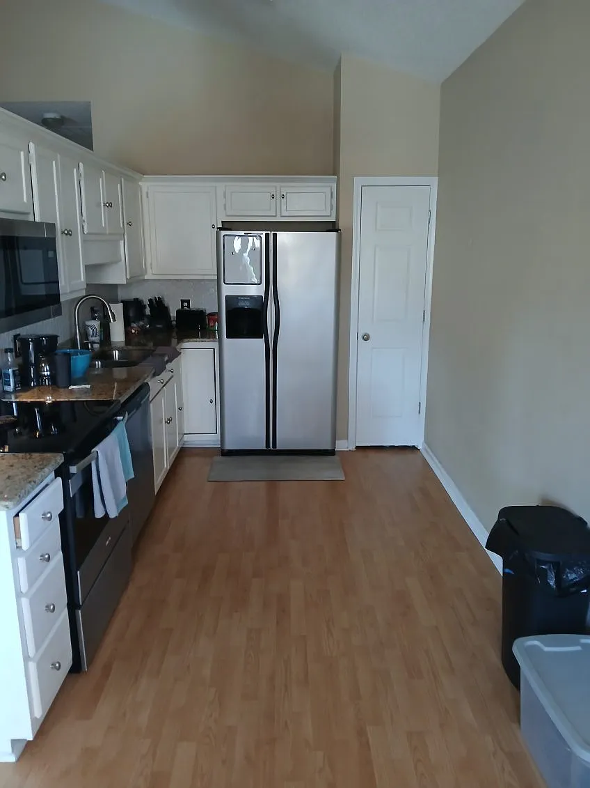 3 bed, 1215 sqft, $1,900 — Photo 4
