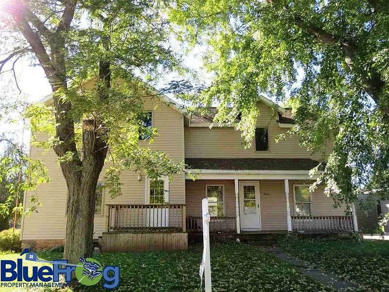 744 W Main St #1/2