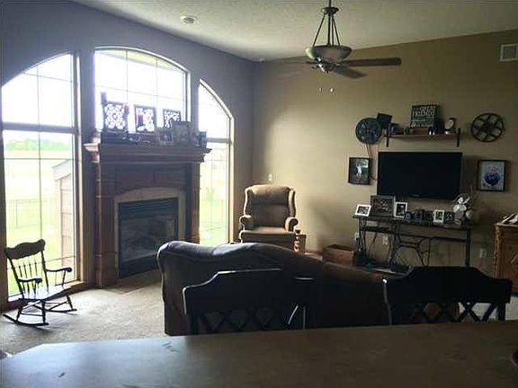 4th image of 400 Sienna Dr