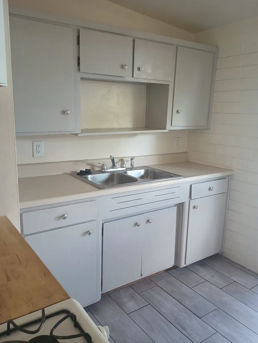 Building Photo - 3631 E Flower St #234