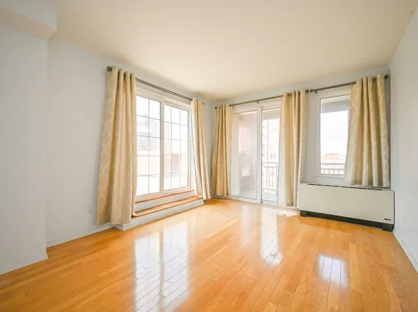 65 Oceana Drive East image 17 of 44