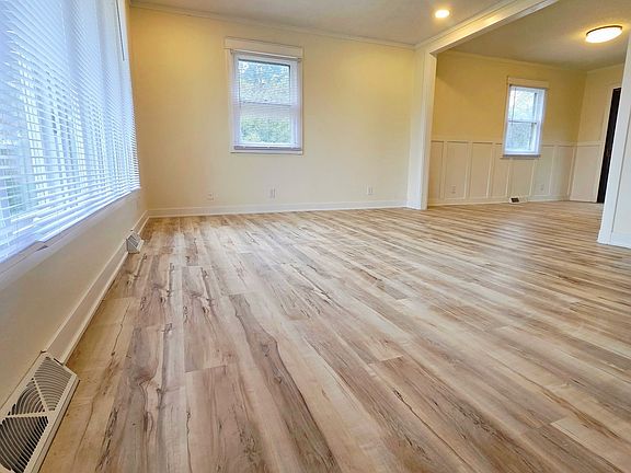 5th image of 1350 SE 60th St