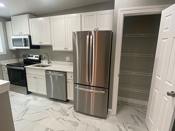 4th image of 3220 Wisconsin Ave NW #Penthouse 31